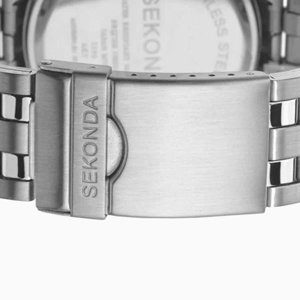 Sports Men’s Watch  –  Silver Case & Stainless Steel Bracelet with Navy Dial 2