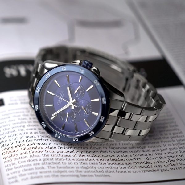 Sports Men’s Watch  –  Silver Case & Stainless Steel Bracelet with Navy Dial 3