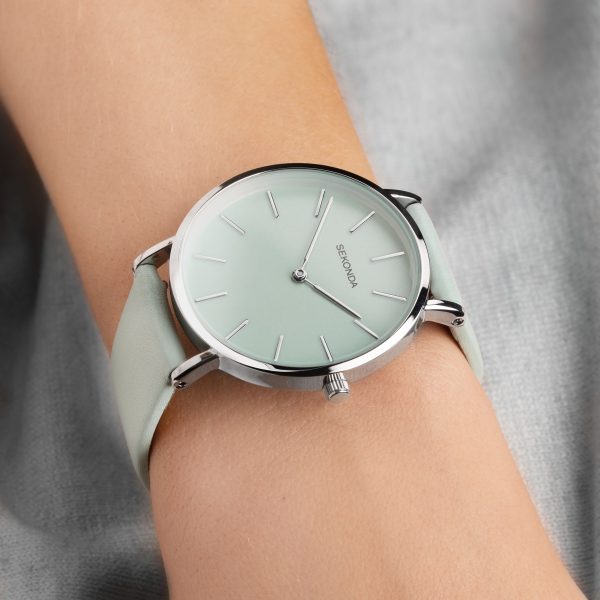 Minimal Ladies Watch  –  Silver Alloy Case & Green Leather Strap with Green Dial 3