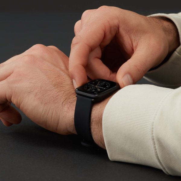 Motion Smart Watch  –  Black Case & Silicone Strap 7